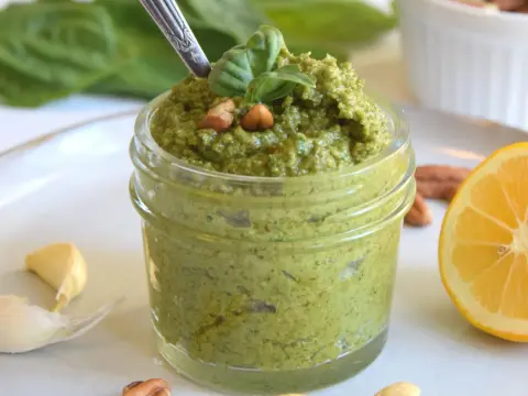 Veganes Pesto selber machen - In 10 Minuten zum perfekten Aroma