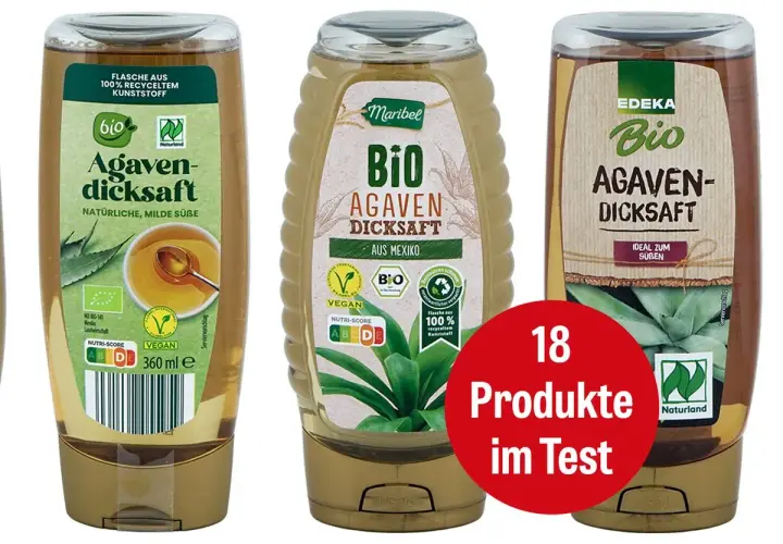 Drei Flaschen Bio-Agavendicksaft, ein natürliches Süßungsmittel. Was ist Agavendicksaft? Ein süßer Saft aus der Agavenpflanze, ideal zum Verfeinern.